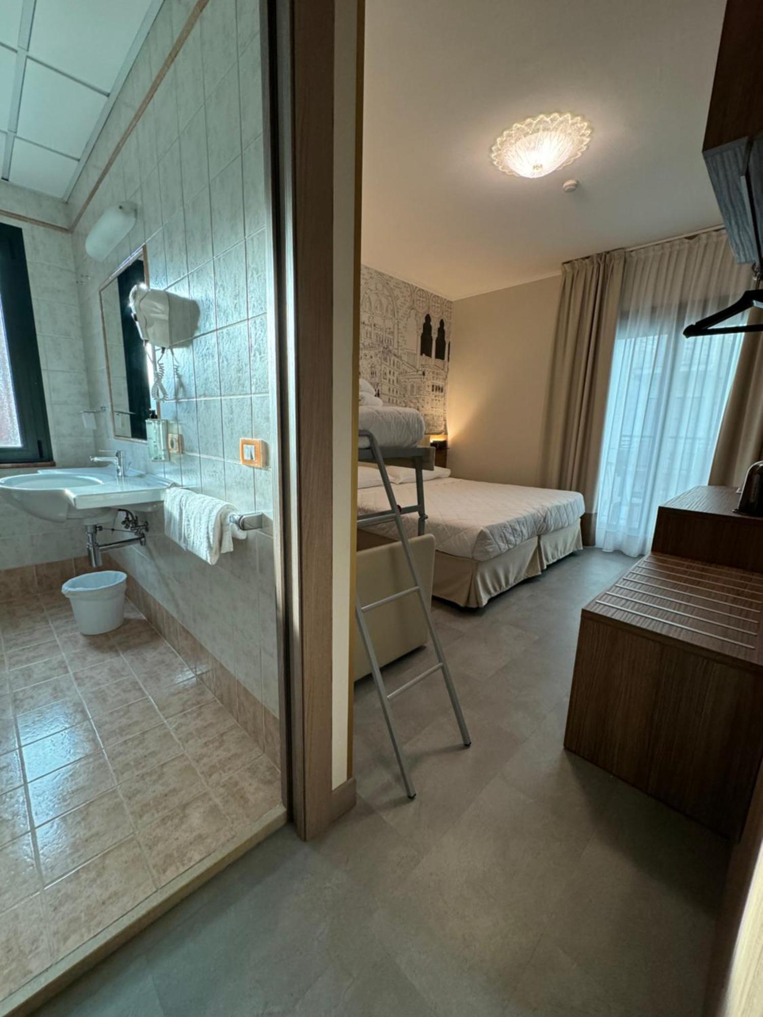 Marco Polo Hotel 3*